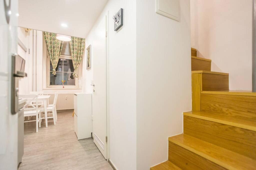 Apartma N'Poznam Tobacna Ljubljana Exterior foto