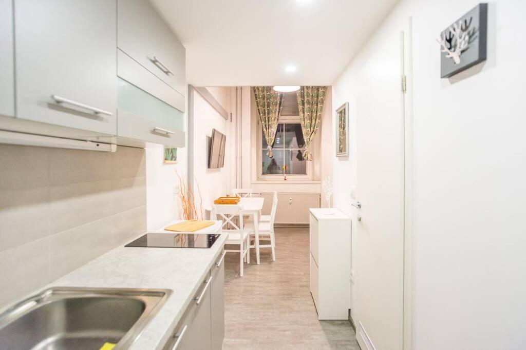 Apartma N'Poznam Tobacna Ljubljana Exterior foto